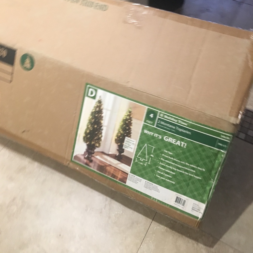 Christmas tree for outside or inside only one 🌲